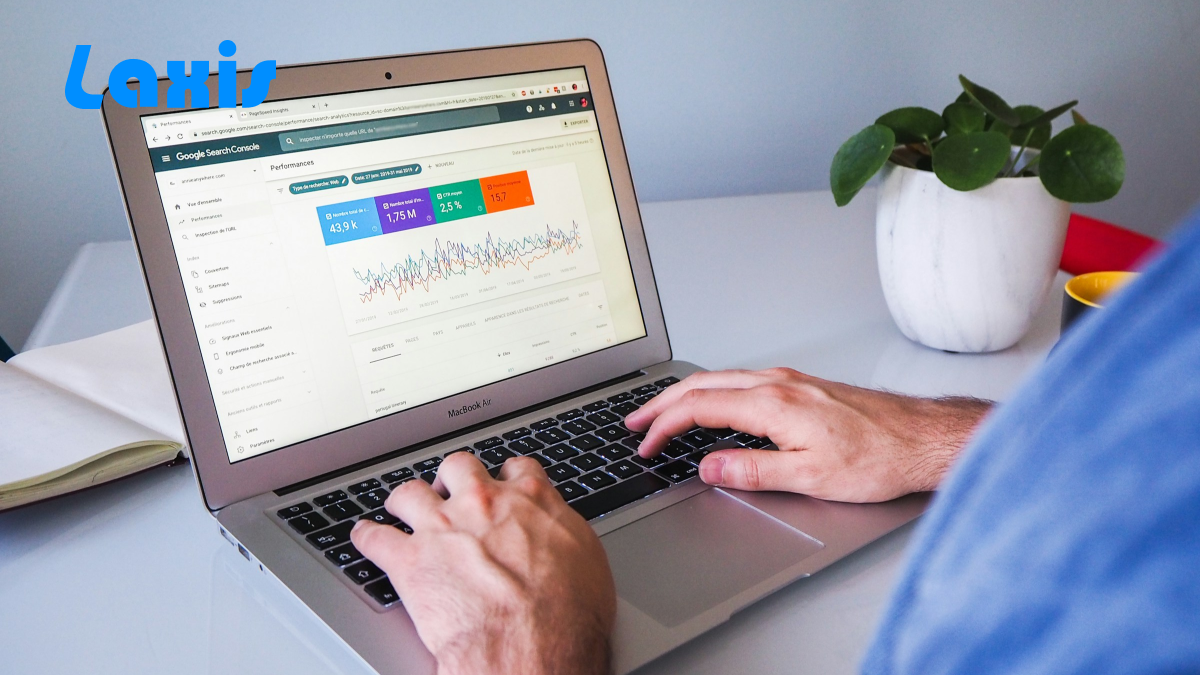 Laxis AI：CRMを機能的から卓越へ