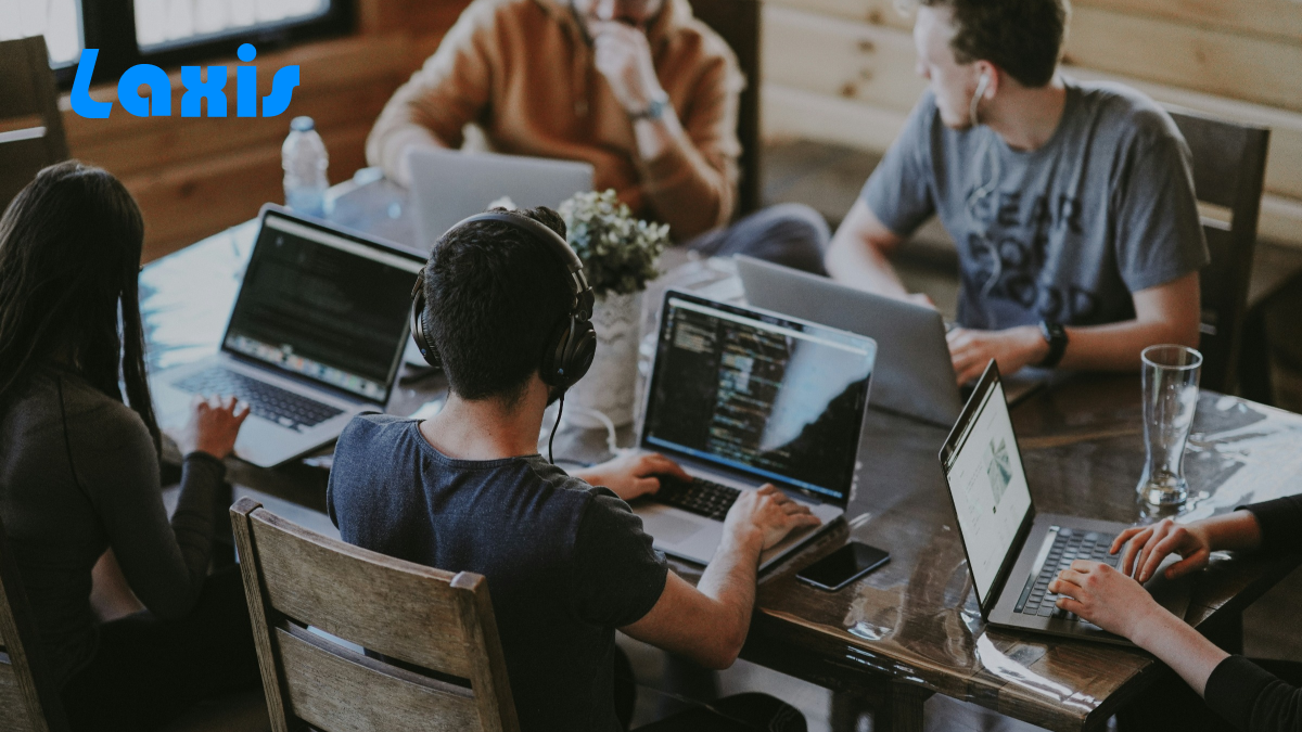 Révolutionner la productivité des réunions avec le chatbot Laxis AI